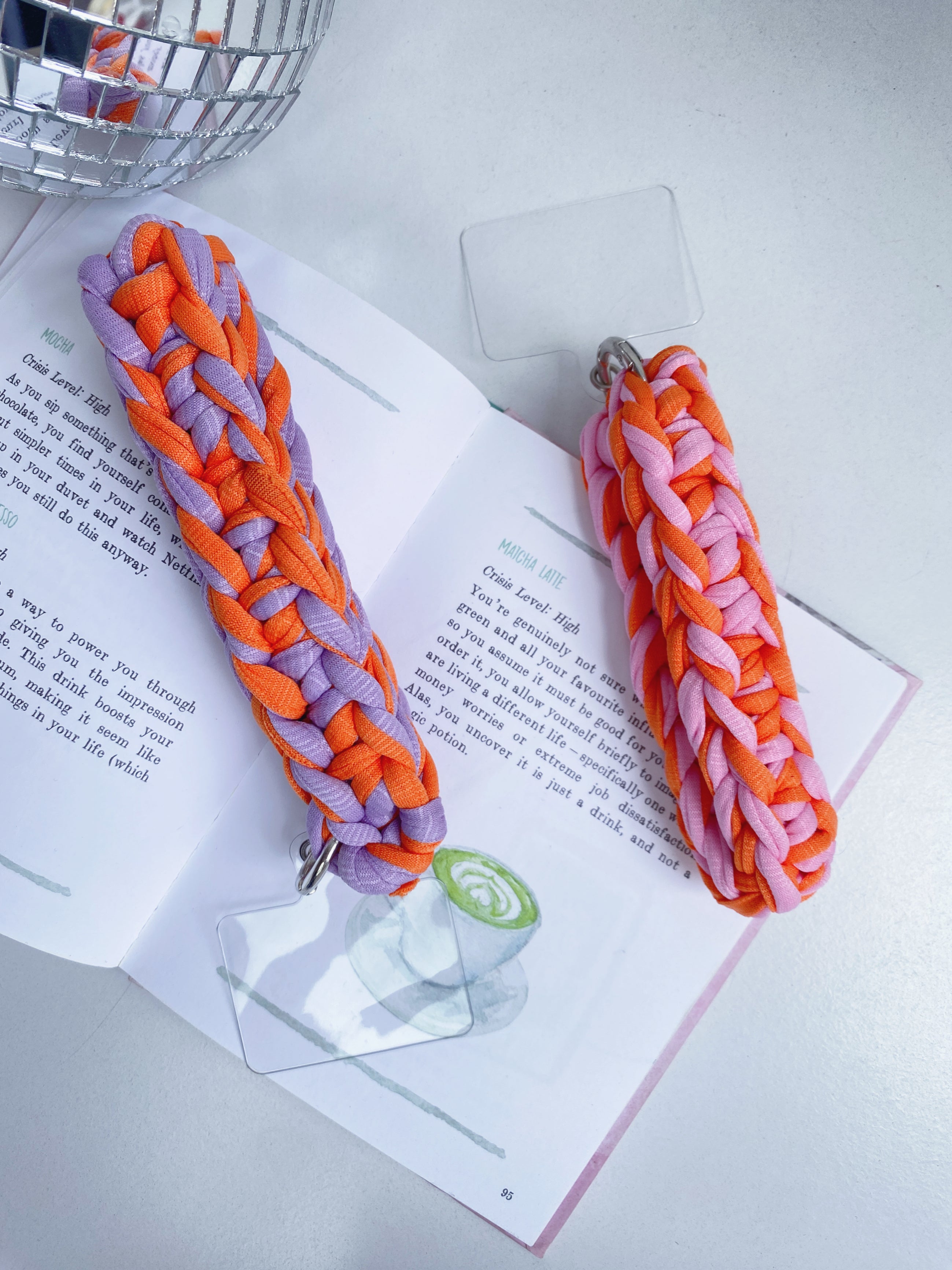 Charm Alça de Mão Bicolor