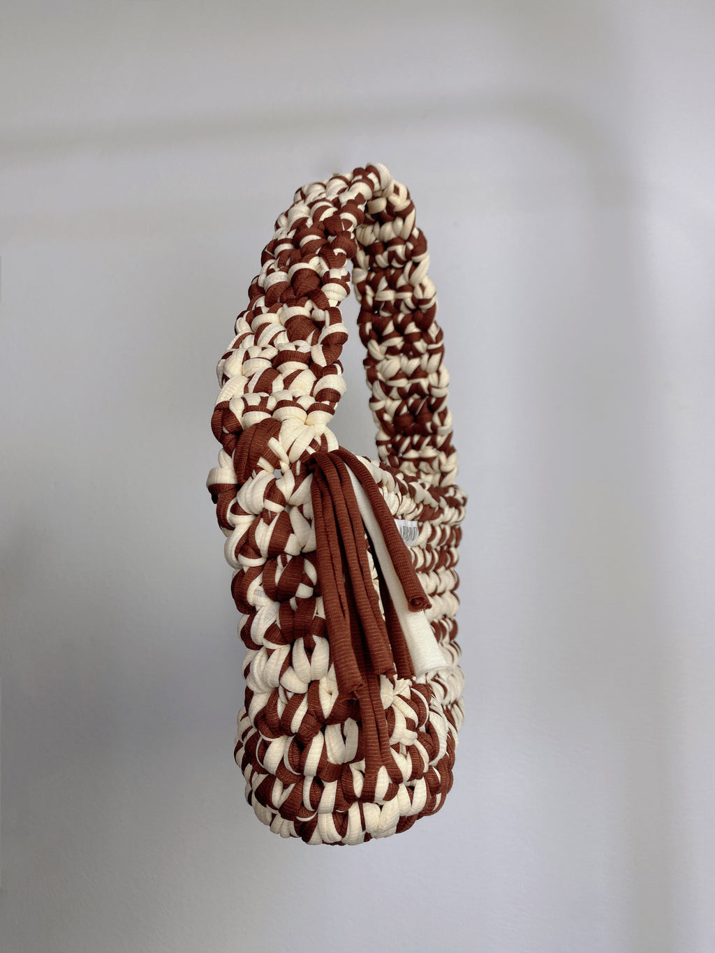 Bolsa Baguete em Fio de Malha