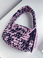 Bolsa Baguete em Fio de Malha