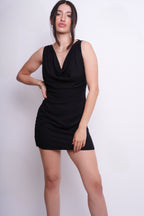 Vestido Curto com Decote Degagê