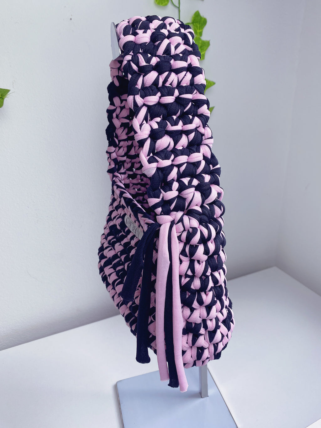 Bolsa Baguete em Fio de Malha