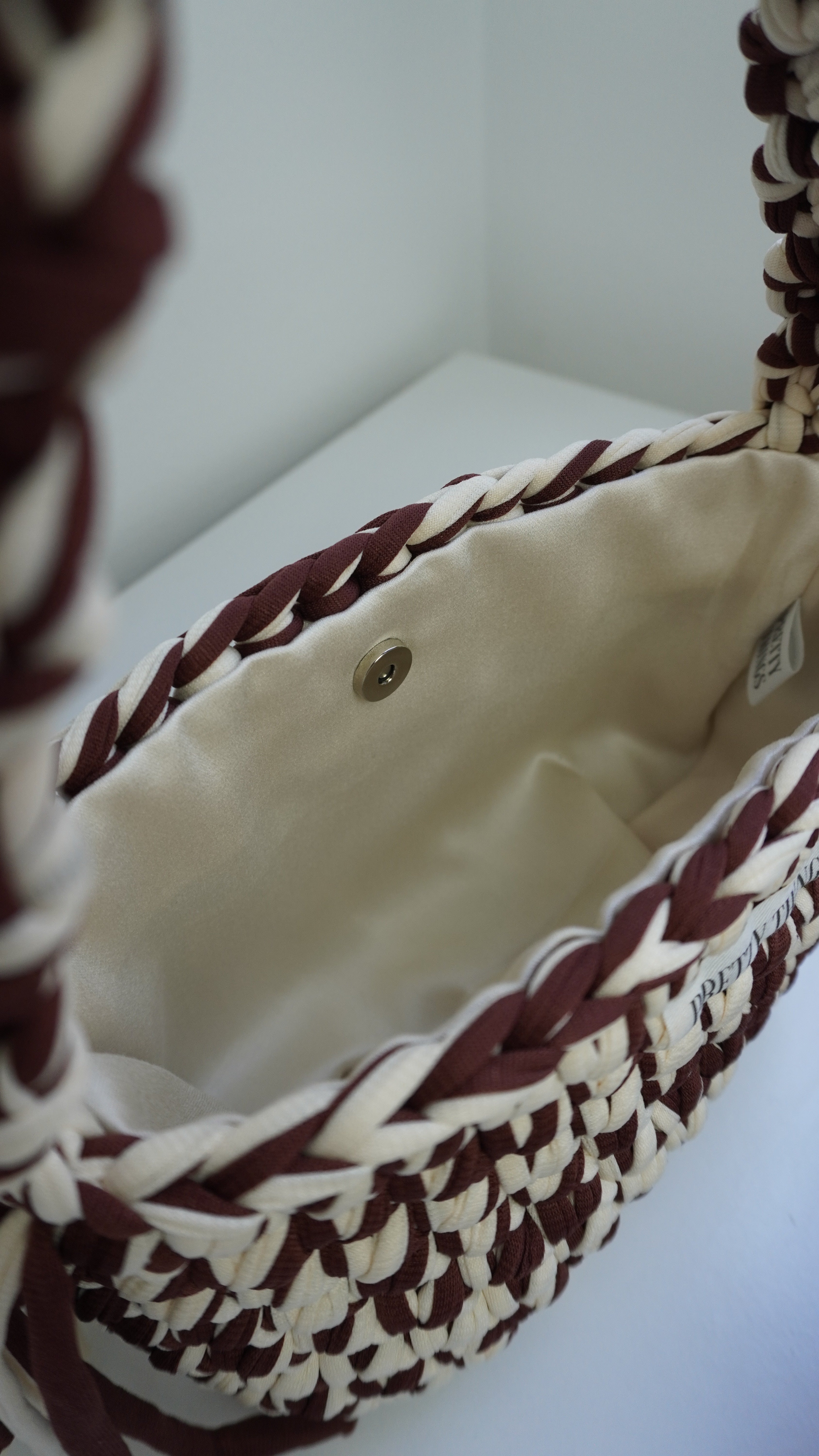 Bolsa Baguete em Fio de Malha