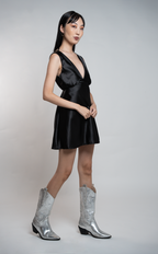 Vestido Curto Cetim com Fenda