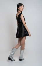 Vestido Curto Cetim com Fenda