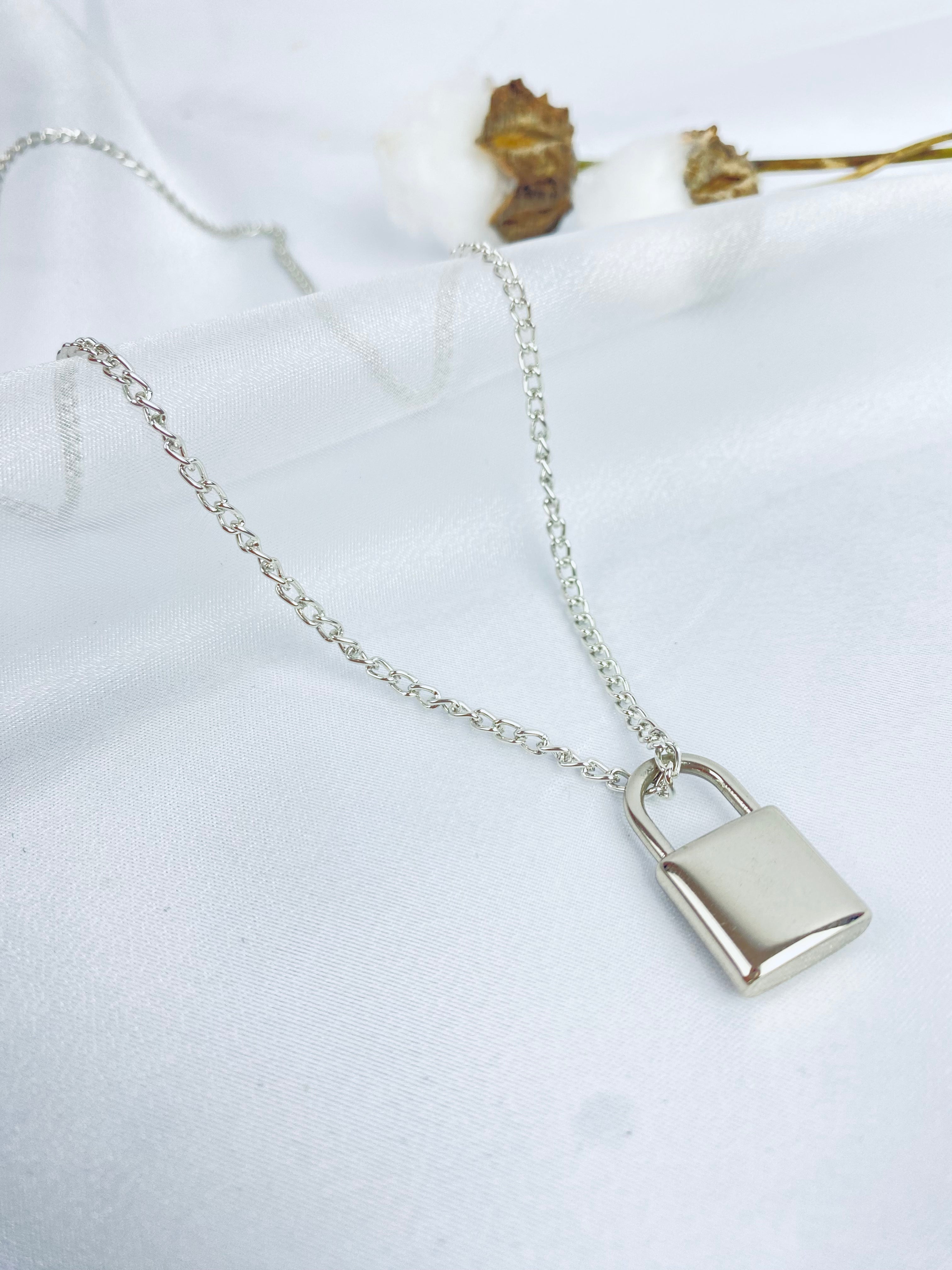 Colar Cadeado Believe