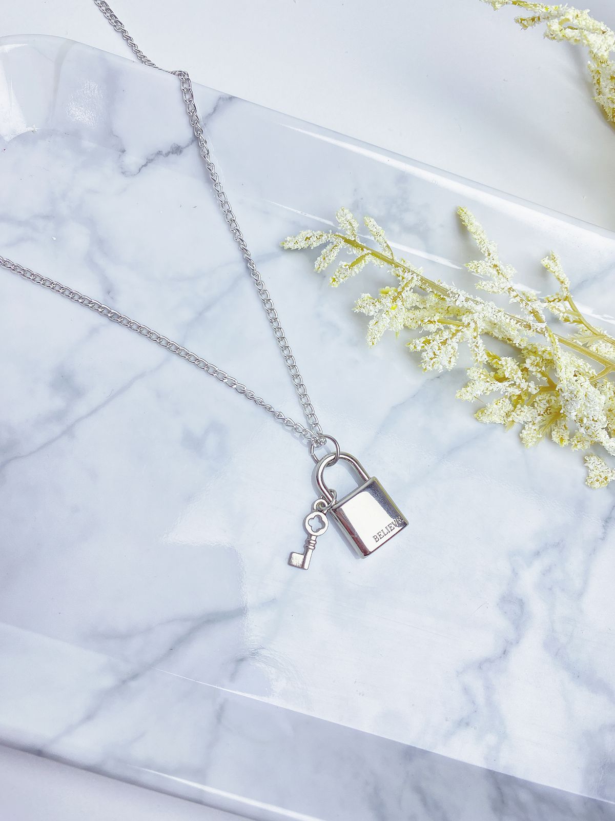 Colar Cadeado Believe