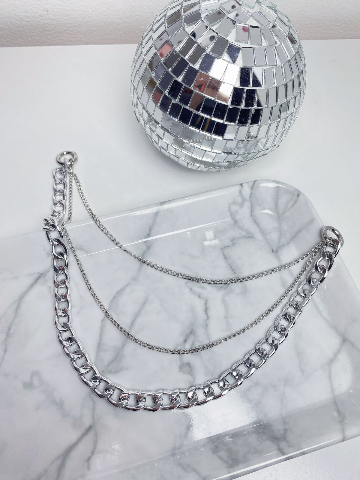 Charm de Correntes Triplas