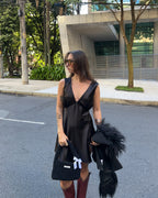 Vestido Curto Cetim com Fenda